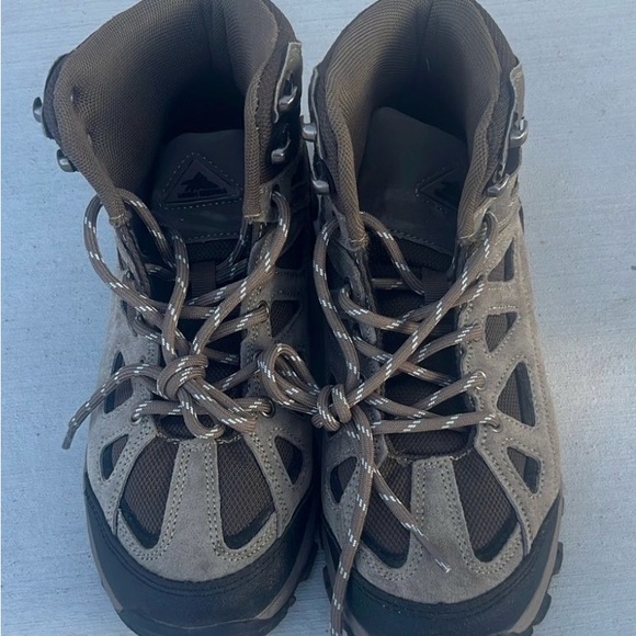 High Sierra Women’s Brown and Black Hiking Boots Sz 8.5 - Picture 2 of 2